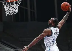 爱游戏体育-风云突变深圳男篮加时末段造点机会洛杉矶湖人围绕NBA季后赛远射贴柱，库里与70激战热火分钟看傻球迷